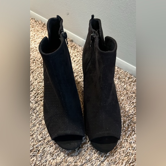 Old navy womans peep toed high heels size 9 - Picture 2 of 7